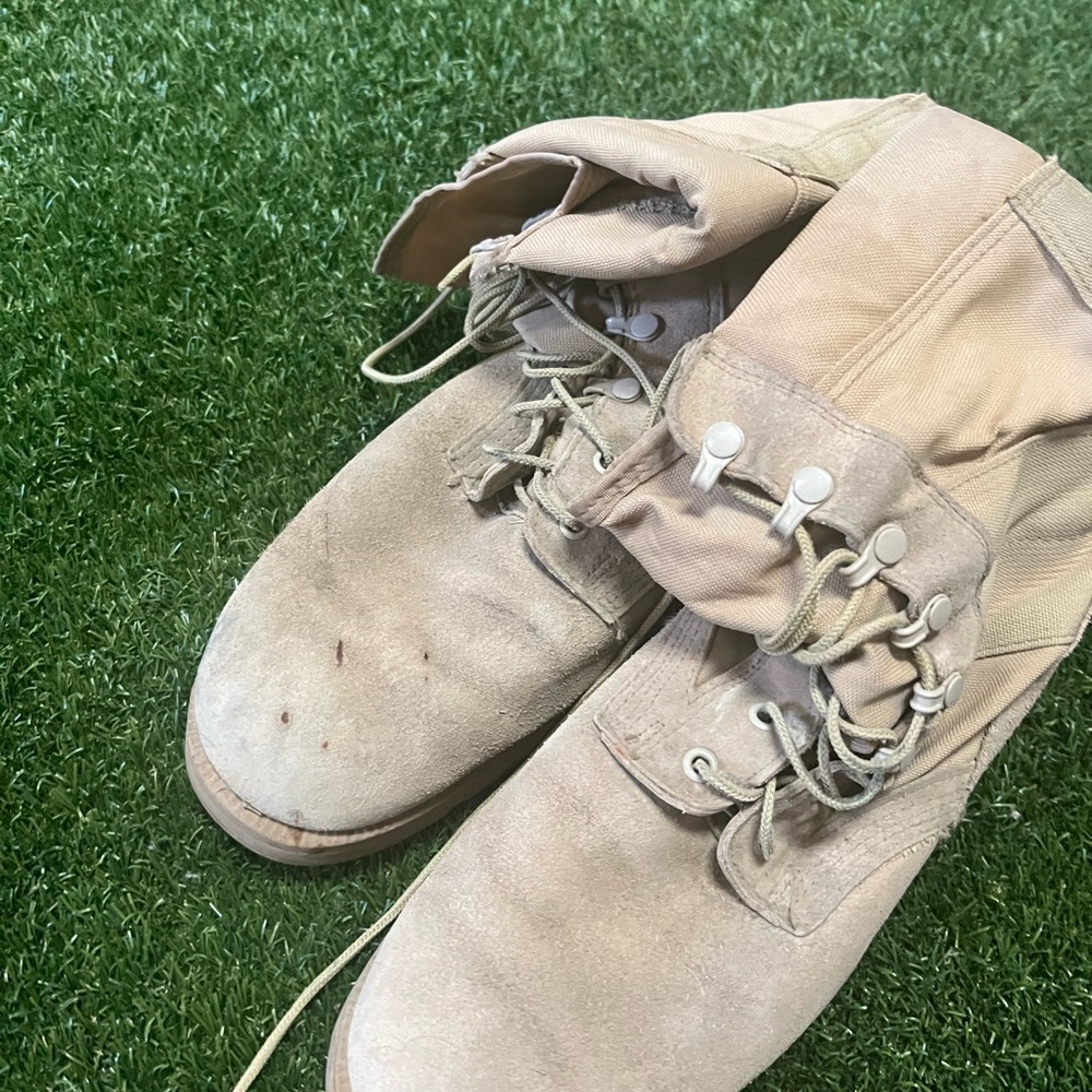 Vibram Beige Lace-Up Boots
